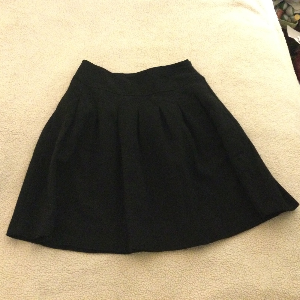 Banana Republic Y2K Wool Blend Pleated Skirt Black - Size 6
